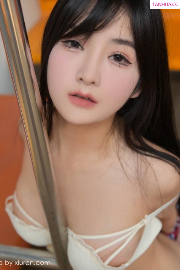   [XiuRen]高清写真图 2023.09.12 No.7374 谭小灵 短裙黑丝第70张图片